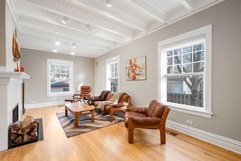 Tiny photo for 2509 Pioneer Road, Evanston, IL 60201 (MLS # 12593384)