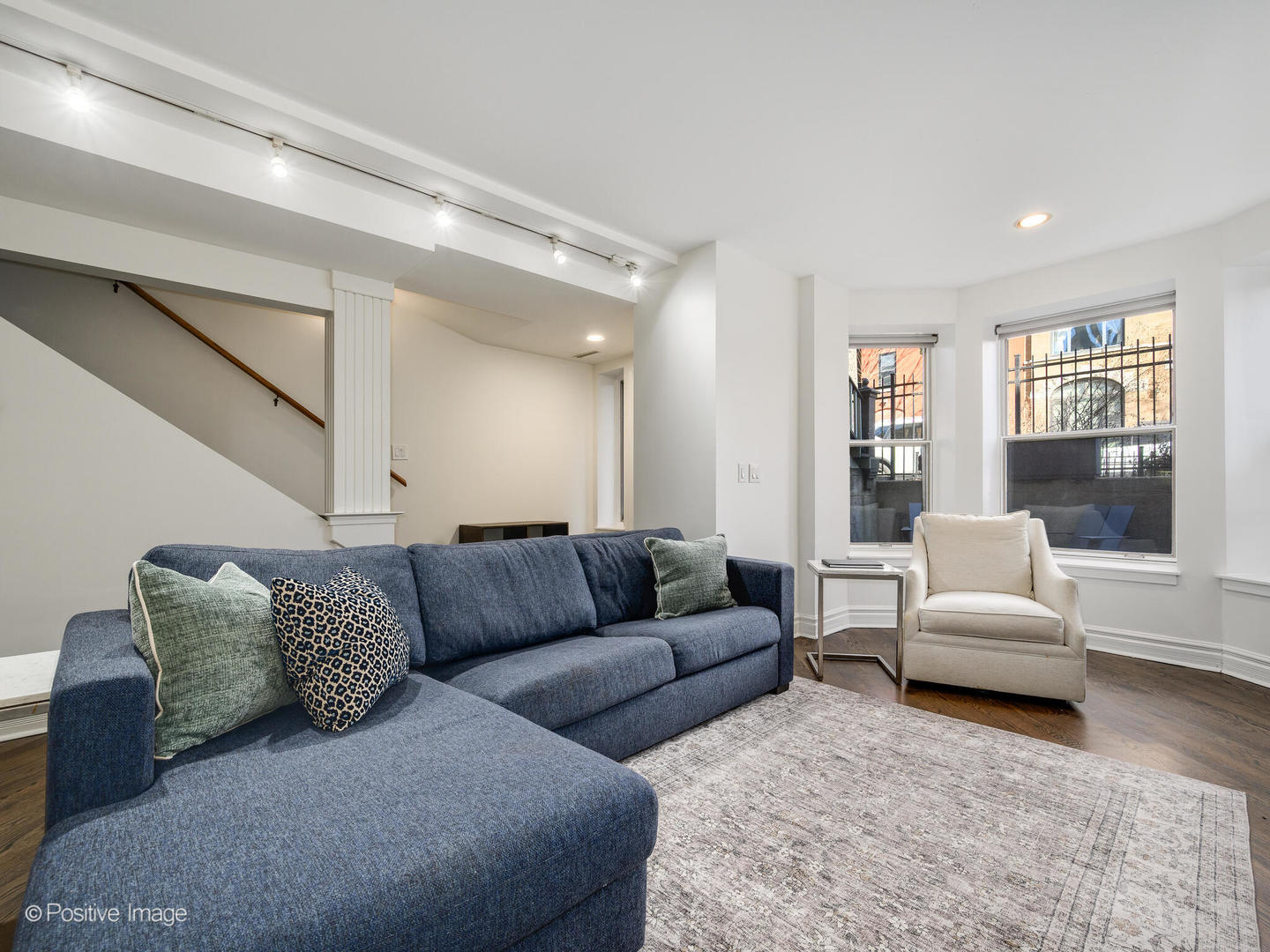 1952 N Seminary Avenue 1F