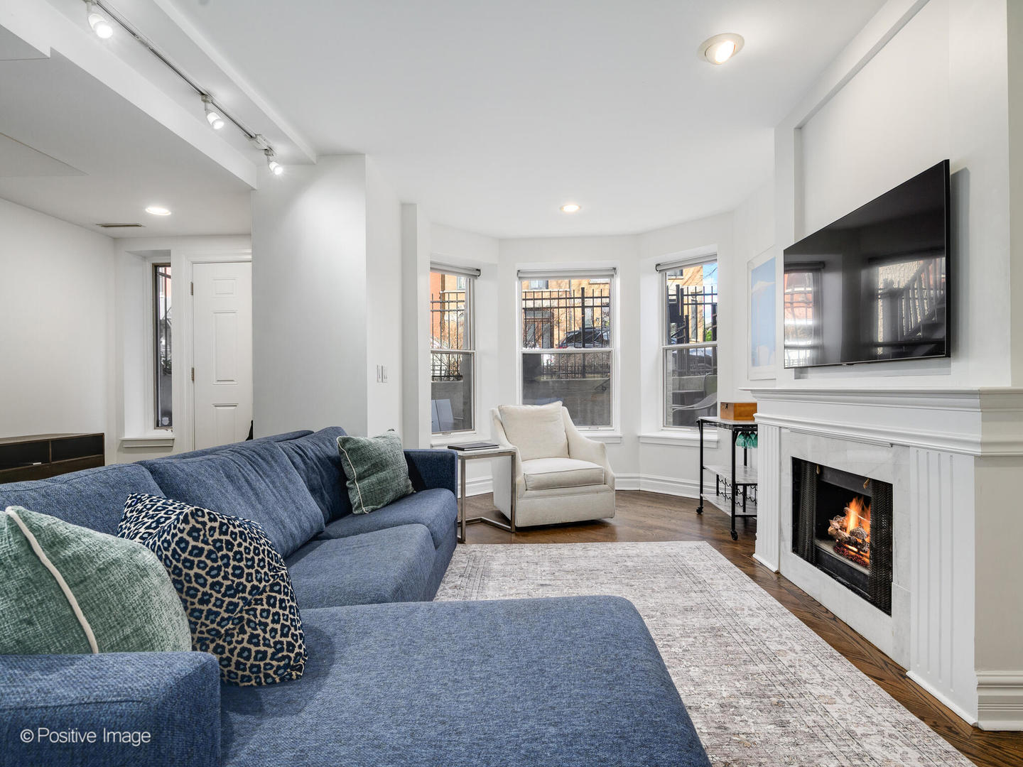 1952 N Seminary Avenue 1F