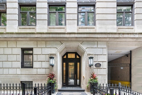 Tiny photo for 222 E Chestnut Street #6B, Chicago, IL 60611 (MLS # 12725526)