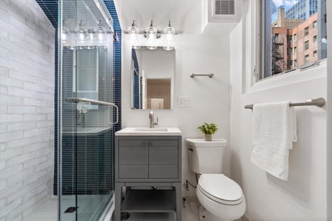 Tiny photo for 222 E Chestnut Street #6B, Chicago, IL 60611 (MLS # 12725526)