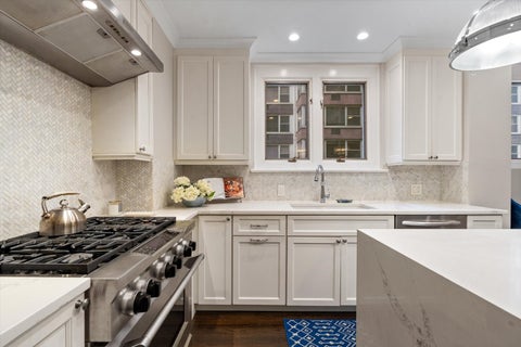 Tiny photo for 222 E Chestnut Street #6B, Chicago, IL 60611 (MLS # 12725526)