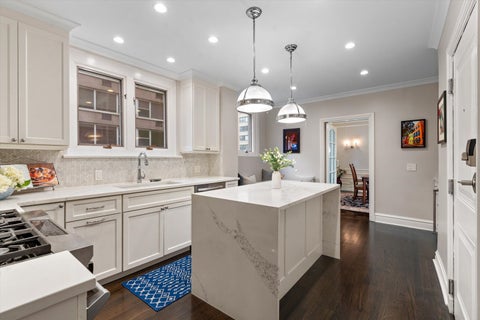 Tiny photo for 222 E Chestnut Street #6B, Chicago, IL 60611 (MLS # 12725526)