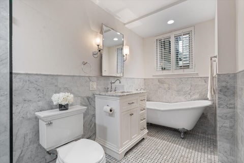 Tiny photo for 222 E Chestnut Street #6B, Chicago, IL 60611 (MLS # 12725526)