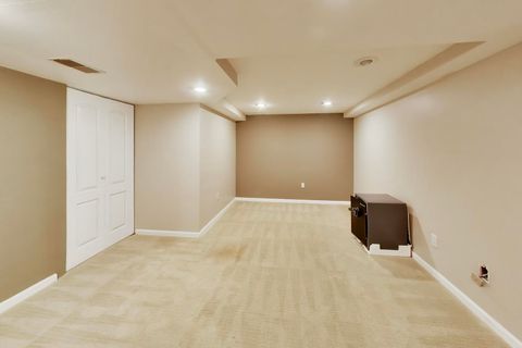 Tiny photo for 684 Regent Lane, Prospect Heights, IL 60070 (MLS # 12604839)
