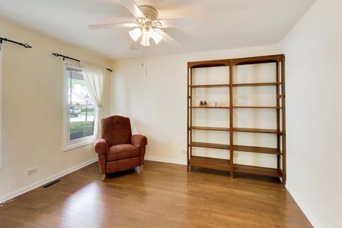 Tiny photo for 684 Regent Lane, Prospect Heights, IL 60070 (MLS # 12604839)