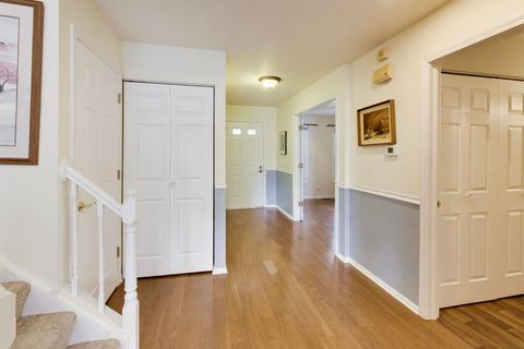 Tiny photo for 684 Regent Lane, Prospect Heights, IL 60070 (MLS # 12604839)