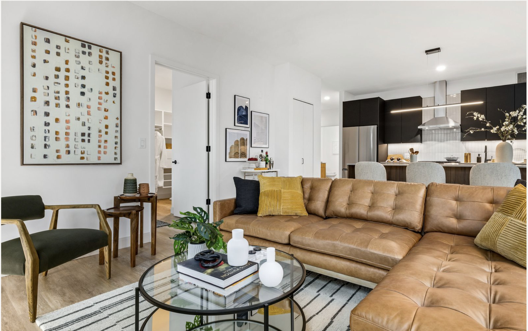 218 E Grand Avenue 1009