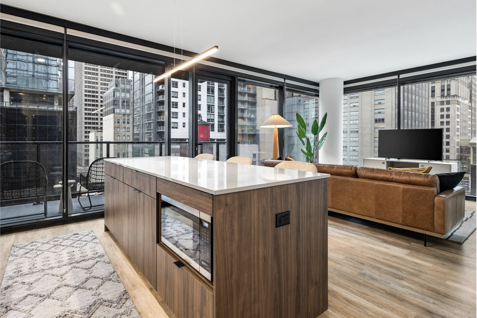 218 E Grand Avenue 1009