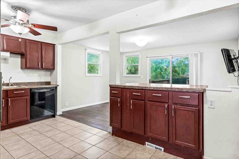 Tiny photo for 433 Standish Drive, Bloomington, IL 61704 (MLS # 12503071)