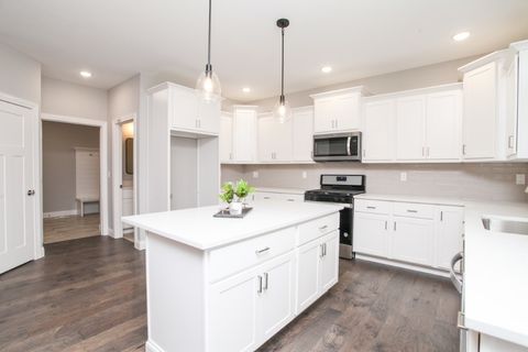 Tiny photo for 2702 Lone Oak Road, Bloomington, IL 61705 (MLS # 12345991)