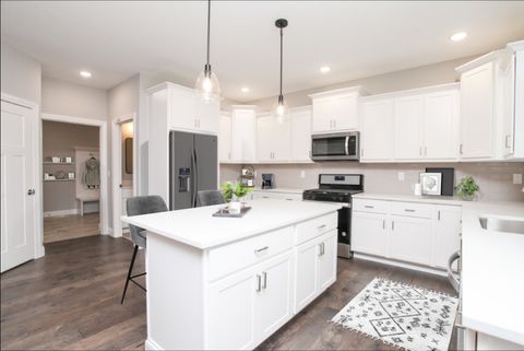 Tiny photo for 2702 Lone Oak Road, Bloomington, IL 61705 (MLS # 12345991)