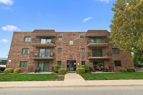 Photo of 1940 183rd Street #1C, Homewood, IL 60430 (MLS # 12502777)