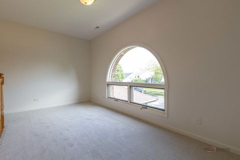 Tiny photo for 810 Edgemere Road, Buffalo Grove, IL 60089 (MLS # 12679898)