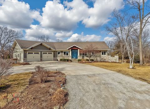 Tiny photo for 941 N 2150th Road, Ottawa, IL 61348 (MLS # 12580991)