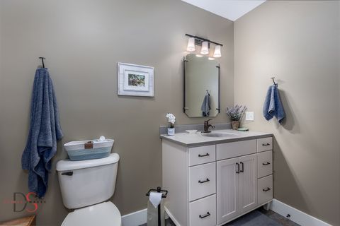 Tiny photo for 941 N 2150th Road, Ottawa, IL 61348 (MLS # 12580991)