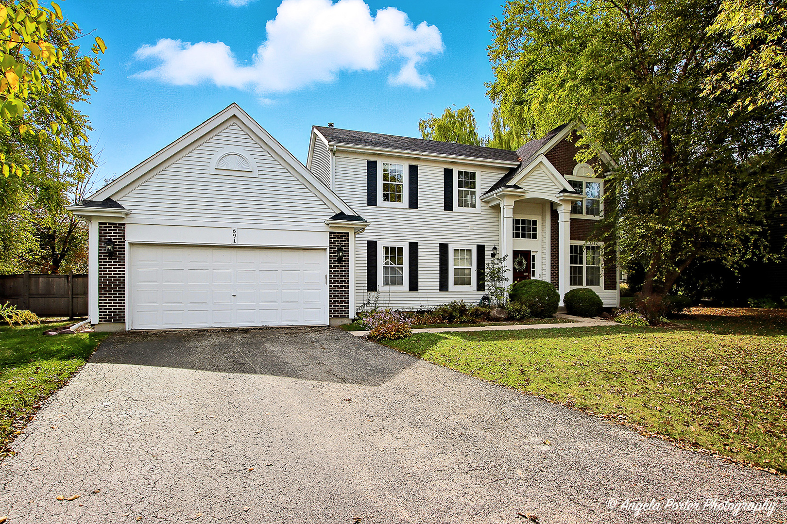 691 N AUTUMN Circle