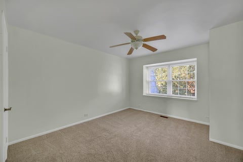 Tiny photo for 640 Burgundy Court #D, Elk Grove Village, IL 60007 (MLS # 12753820)