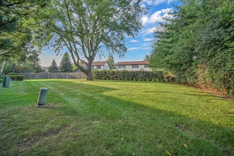 Tiny photo for 640 Burgundy Court #D, Elk Grove Village, IL 60007 (MLS # 12753820)