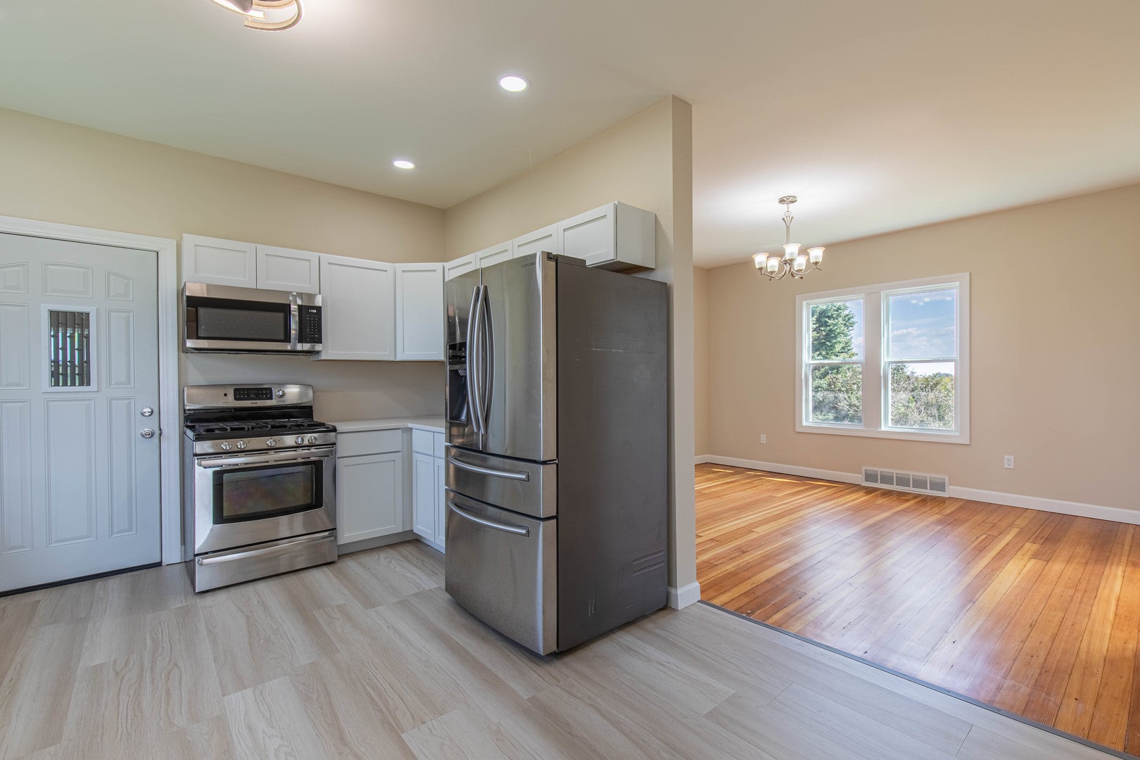 30831 2400 North Avenue