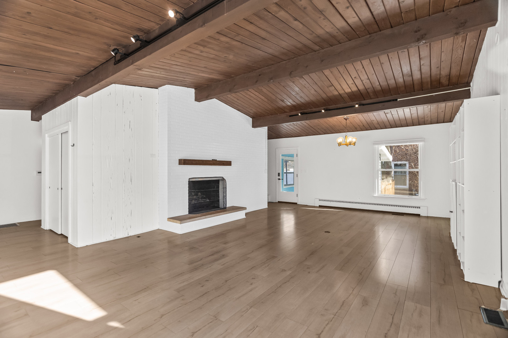 537 County Line Road