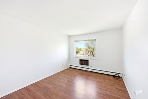 Tiny photo for 720 Hill Drive #8-302, Hoffman Estates, IL 60169 (MLS # 12647334)