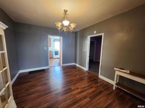 Tiny photo for 206 E SOUTH Street, Pinckneyville, IL 62274 (MLS # EB457033)