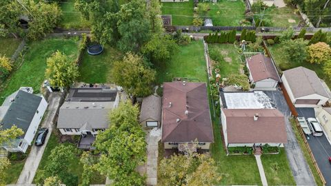 Tiny photo for 226 N Wilmette Avenue, Westmont, IL 60559 (MLS # 12501799)