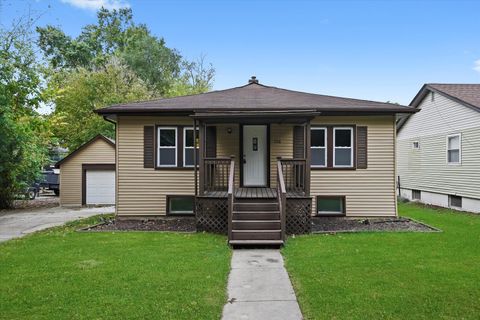 Tiny photo for 226 N Wilmette Avenue, Westmont, IL 60559 (MLS # 12501799)