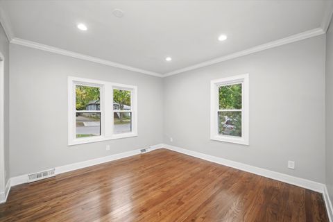 Tiny photo for 226 N Wilmette Avenue, Westmont, IL 60559 (MLS # 12501799)