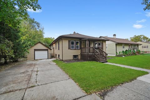Tiny photo for 226 N Wilmette Avenue, Westmont, IL 60559 (MLS # 12501799)