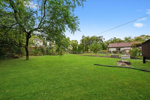 Tiny photo for 226 N Wilmette Avenue, Westmont, IL 60559 (MLS # 12501799)