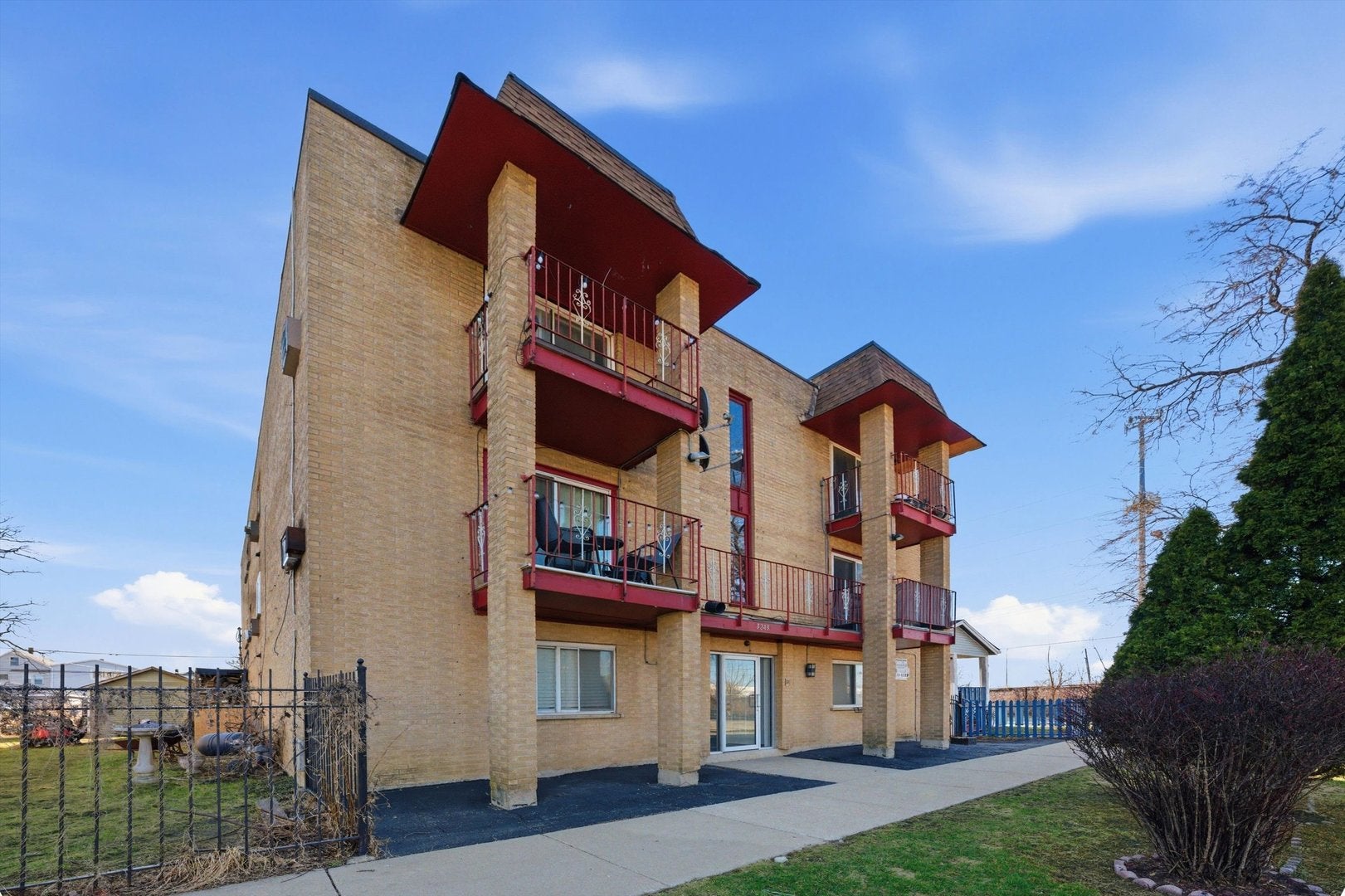 3243 S 49th Avenue 103