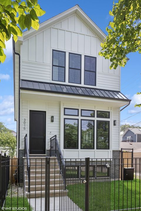 3015 N HAMILTON Avenue Chicago IL 60618