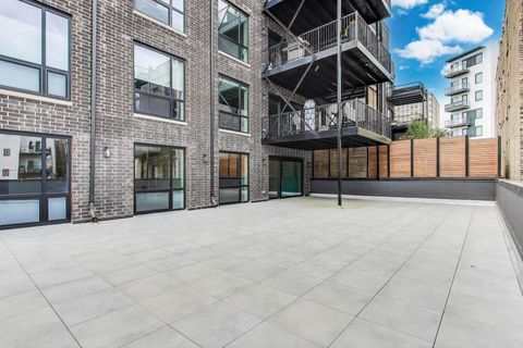 Tiny photo for 613 N Ogden Avenue #2E, Chicago, IL 60642 (MLS # 12527192)