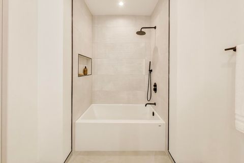 Tiny photo for 613 N Ogden Avenue #2E, Chicago, IL 60642 (MLS # 12527192)