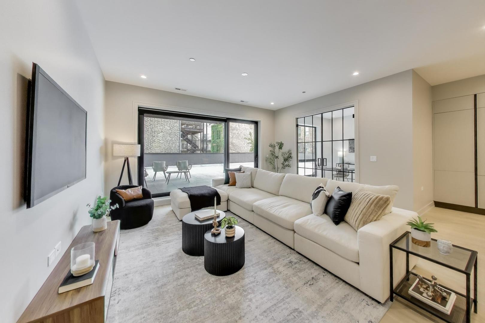 613 N Ogden Avenue 2E