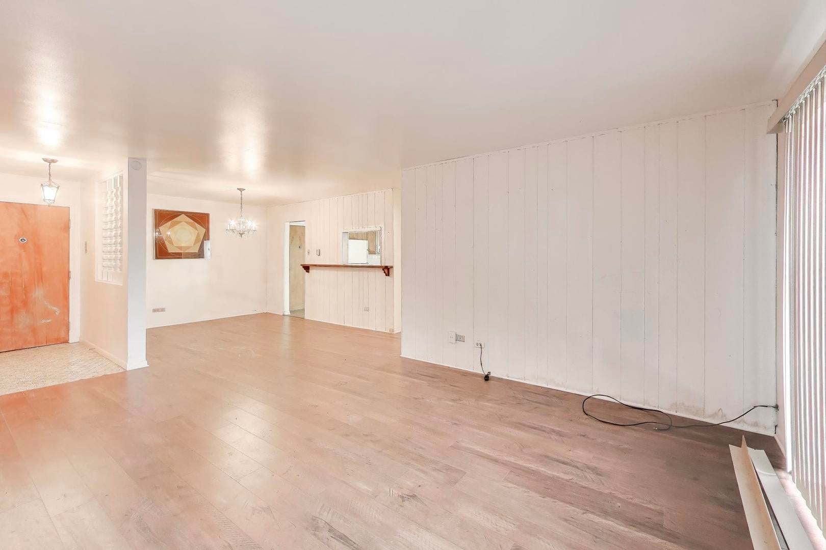931 W Arquilla Drive 113