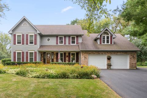 Photo of 40W035 Deer Run Drive, St. Charles, IL 60175 (MLS # 12604628)