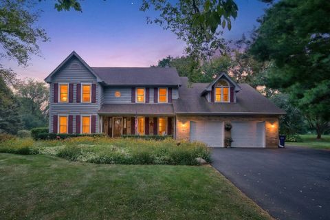 Tiny photo for 40W035 Deer Run Drive, St. Charles, IL 60175 (MLS # 12604628)