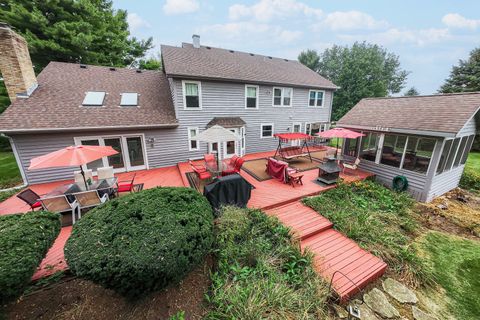 Tiny photo for 40W035 Deer Run Drive, St. Charles, IL 60175 (MLS # 12604628)