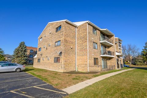 Tiny photo for 7335 W 157th Street #2B, Orland Park, IL 60462 (MLS # 12517263)