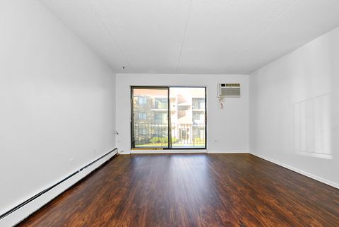 Tiny photo for 7335 W 157th Street #2B, Orland Park, IL 60462 (MLS # 12517263)