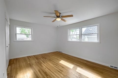 Tiny photo for 1305 E Ardyce Lane, Mount Prospect, IL 60056 (MLS # 12641053)