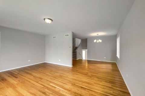 Tiny photo for 1305 E Ardyce Lane, Mount Prospect, IL 60056 (MLS # 12641053)