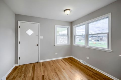 Tiny photo for 1305 E Ardyce Lane, Mount Prospect, IL 60056 (MLS # 12641053)