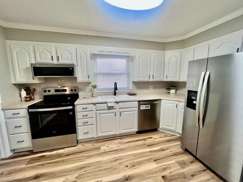 Tiny photo for 5 Sturgis Circle, Metropolis, IL 62960 (MLS # 100000082)