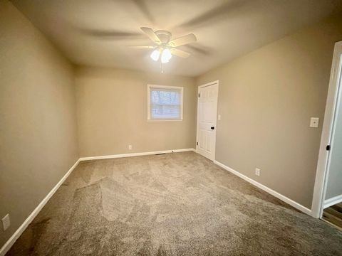 Tiny photo for 5 Sturgis Circle, Metropolis, IL 62960 (MLS # 100000082)