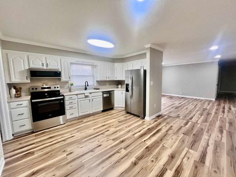 Tiny photo for 5 Sturgis Circle, Metropolis, IL 62960 (MLS # 100000082)