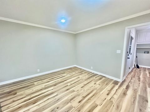 Tiny photo for 5 Sturgis Circle, Metropolis, IL 62960 (MLS # 100000082)